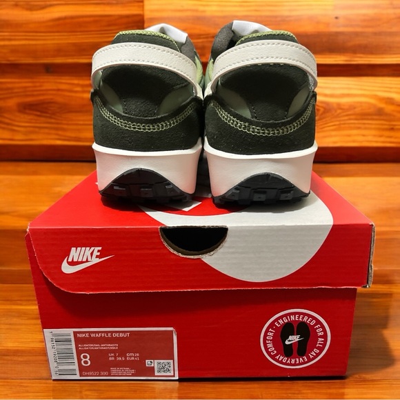 Nike Waffle Debut Sneakers - Picture 6 of 8